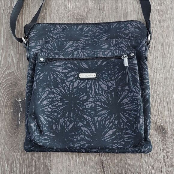 BAGGALLINI GO BAGG in ONYX FLORAL - Picture 2 of 8